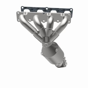 Jeep Cherokee Catalytic Converter - Magnaflow - OEM Grade Direct-Fit Manifold - `14-`17