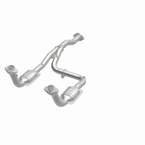 Jeep Liberty Catalytic Converter - Magnaflow - HM Grade Direct-Fit - `05-`07
