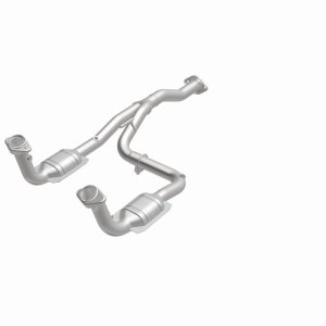 Jeep Liberty Catalytic Converter - Magnaflow - HM Grade Direct-Fit - `05-`07