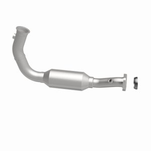 Jeep Liberty Catalytic Converter - Underbody - Magnaflow - California Grade CARB Compliant Direct-Fit - 2004