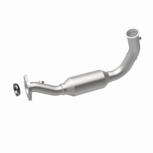 Jeep Liberty Catalytic Converter - Underbody - Magnaflow - California Grade CARB Compliant Direct-Fit - 2004