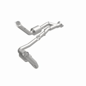 Jeep Commander Catalytic Converter - Magnaflow - Direct Fit - 2006