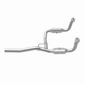 Jeep Liberty Catalytic Converter - Magnaflow - Direct-Fit, OEM Grade - 2008
