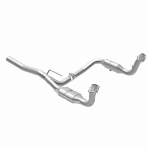Jeep Liberty Catalytic Converter - Magnaflow - Direct-Fit, OEM Grade - 2008