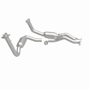 Jeep Commander Catalytic Converter - Magnaflow - OEM Grade Direct-Fit - `08-`10