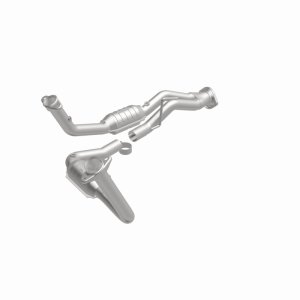 Jeep Commander Catalytic Converter - Magnaflow - OEM Grade Direct-Fit - `08-`10