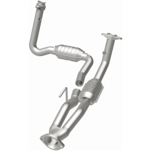 Jeep Commander Catalytic Converter - Magnaflow - OEM Grade Direct-Fit - `08-`10