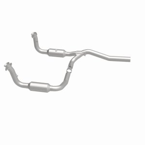 Jeep Liberty Catalytic Converter - Magnaflow - California Grade CARB Compliant Direct-Fit - 2008