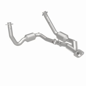 Jeep Commander Catalytic Converter - Magnaflow - California Grade CARB Compliant Direct-Fit - `06-`10