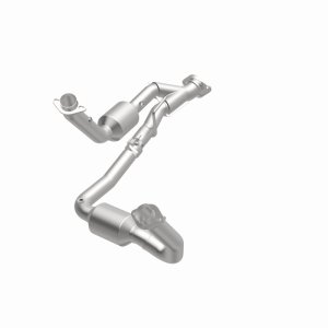 Jeep Commander Catalytic Converter - Magnaflow - California Grade CARB Compliant Direct-Fit - `06-`10