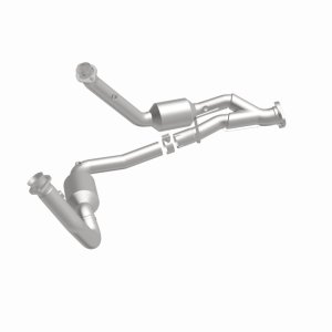 Jeep Commander Catalytic Converter - Magnaflow - California Grade CARB Compliant Direct-Fit - `06-`10
