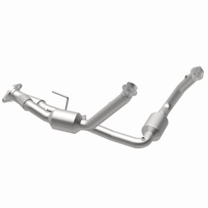 Jeep Commander Catalytic Converter - Magnaflow - California Grade CARB Compliant Direct-Fit - `06-`10