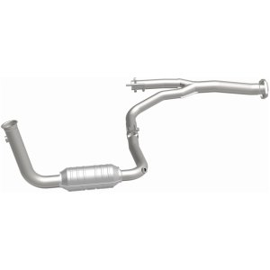 Jeep Liberty Catalytic Converter - Magnaflow - HM Grade Direct-Fit - 2004