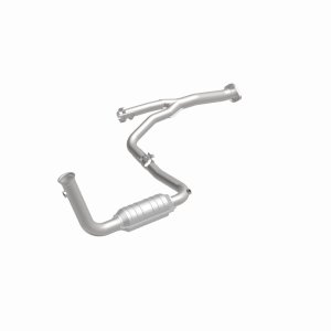 Jeep Liberty Catalytic Converter - Magnaflow - HM Grade Direct-Fit - 2004