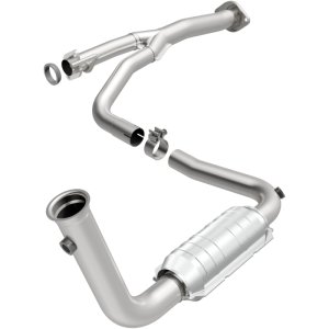 Jeep Liberty Catalytic Converter - Magnaflow - HM Grade Direct-Fit - 2004