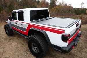 Jeep Gladiator Tonneau Cover - Rugged Ridge - Armis Retractable Locking Bed Cover 