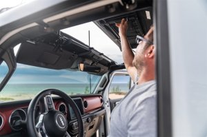 Jeep Gladiator Soft Top - Rugged Ridge - Voyager Fastback - Black Diamond - `20-`22