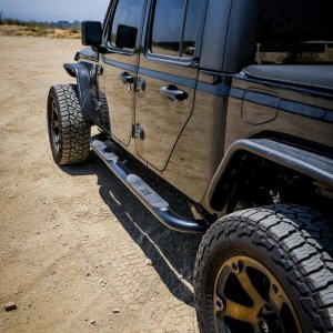 Jeep Gladiator Nerf Bars - Westin - Platinum 4 - Black - 2020+