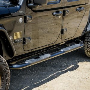 Jeep Gladiator Nerf Bars - Westin - Platinum 4 - Black - 2020+