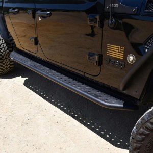 Jeep Gladiator Running Board - Westin - Outlaw - Textured Black Powder Coat - `20-`24