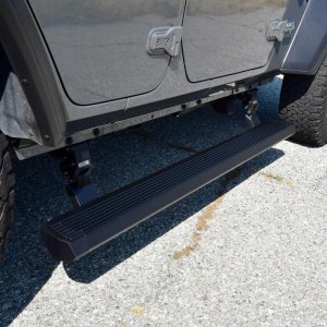 Jeep Wrangler JL Running Boards - Westin - Pro-e Electric - Textured Black - `18-`24