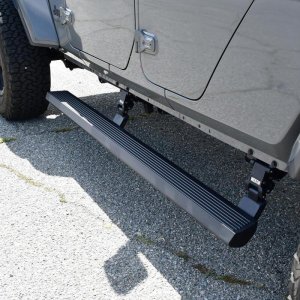 Jeep Gladiator Running Boards - Westin - Pro-e - Textured Black - `20-`24