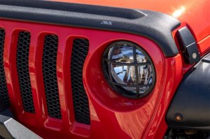Jeep Wrangler JL - AVS Aeroskin Shield - Smoke