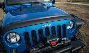 Jeep Wrangler JK Hood Deflector - AVS - Aeroskin II Shield - Black - `07-`18