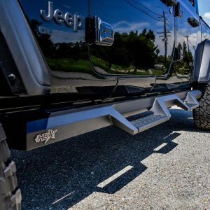 Jeep Gladiator Nerf Bars - Westin - HDX Drop - Textured Black - 2020+