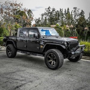 Jeep Gladiator Nerf Bars - Westin - HDX Xtreme - Textured Black - 2020+