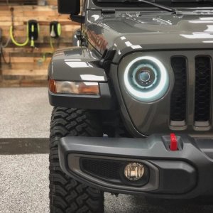 Jeep Gladiator Headlight Assemblies - ORACLE Lighting - Oculus Bi-LED Projector Headlights - Graphite Metallic