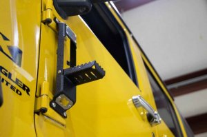 Jeep Gladiator Truck Cab Side Step - Fishbone Offroad - Door Mounted - Black - 2020+