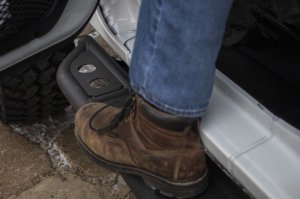 Jeep Gladiator Side Steps - Fishbone Offroad - Step Sliders - Black textured powder coat - 2020+