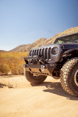 Jeep Gladiator Front Bumper - DV8 Offroad - FS-25 Stubby with Plated Bull Bar - `20-`23