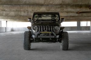 Jeep Gladiator Front Bumper - DV8 Offroad - FS-25 Stubby with Plated Bull Bar - `20-`23