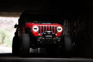 Jeep Gladiator Headlights - DV8 Offroad - LED Projector, Amber and White Halo - Chrome - 2020+