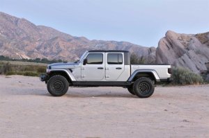 Jeep Gladiator Suspension Lift Kit - Fabtech - 3in Sport II System w/Stealth - 6 Cyl - `20-`21