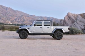 Jeep Gladiator Suspension Lift Kit - Fabtech - 3in Trail w/Stealth - 6 Cyl - `20-`21
