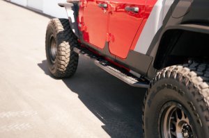 Jeep Gladiator Side Steps - DV8 Offroad - OE Plus - Black - `20-`23