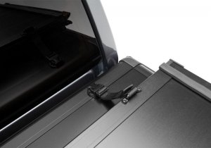 Jeep Gladiator - UND Triad Covers