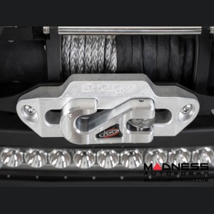 Jeep Wrangler JL Capture Fairlead - Black