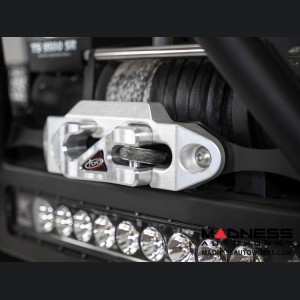 Jeep Wrangler JL Capture Fairlead - Black